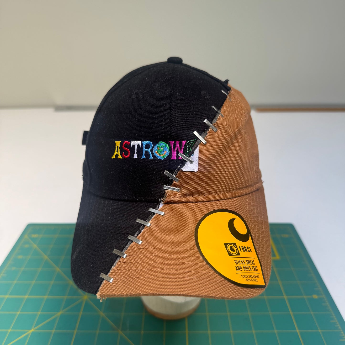 ELLIVO X TRAVIS SCOTT X CARHARTT CAP