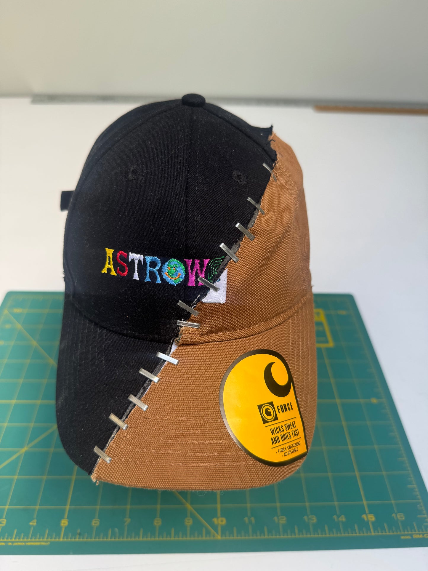 ELLIVO X TRAVIS SCOTT X CARHARTT CAP